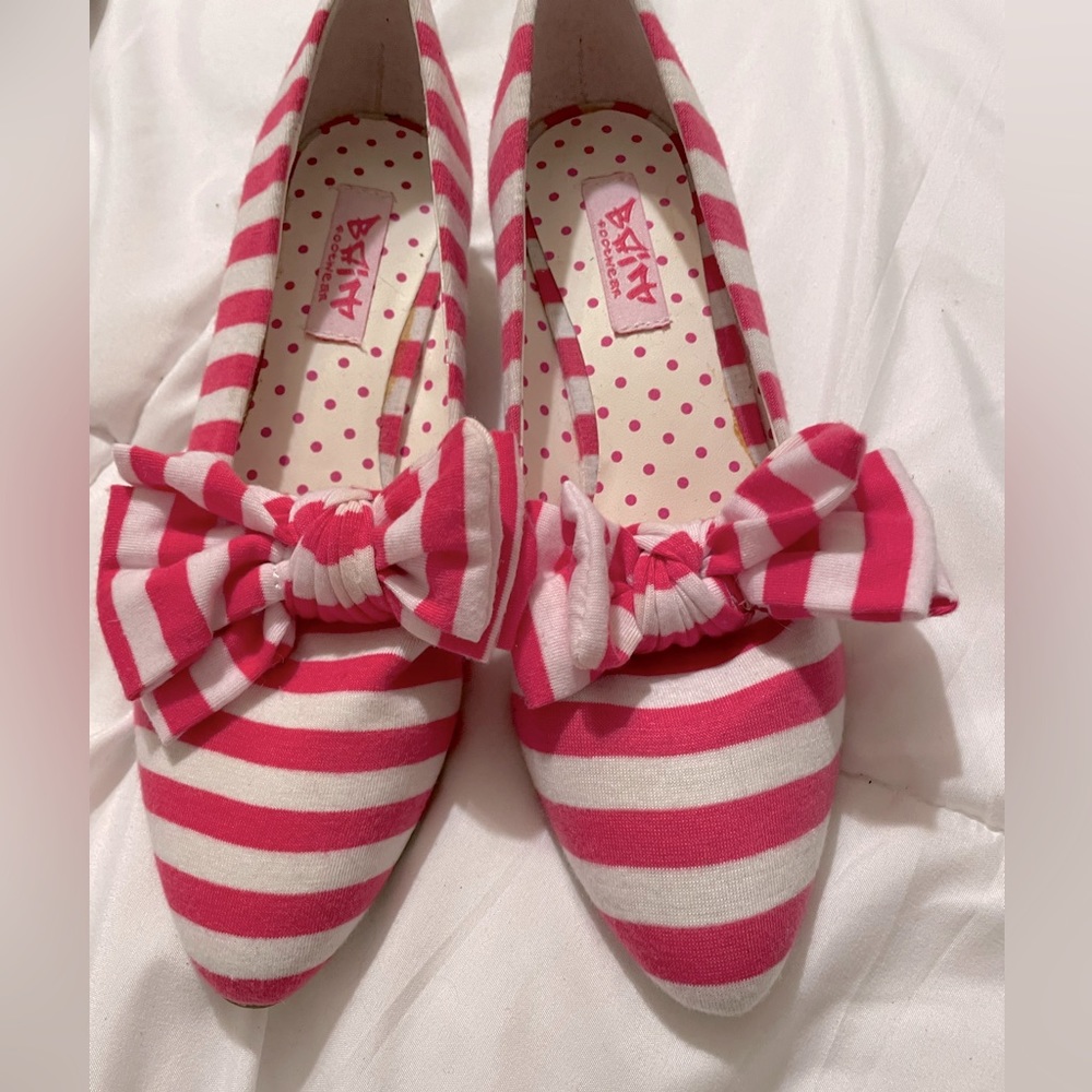 New BAIT Pink and White flats with Bow! Size 6